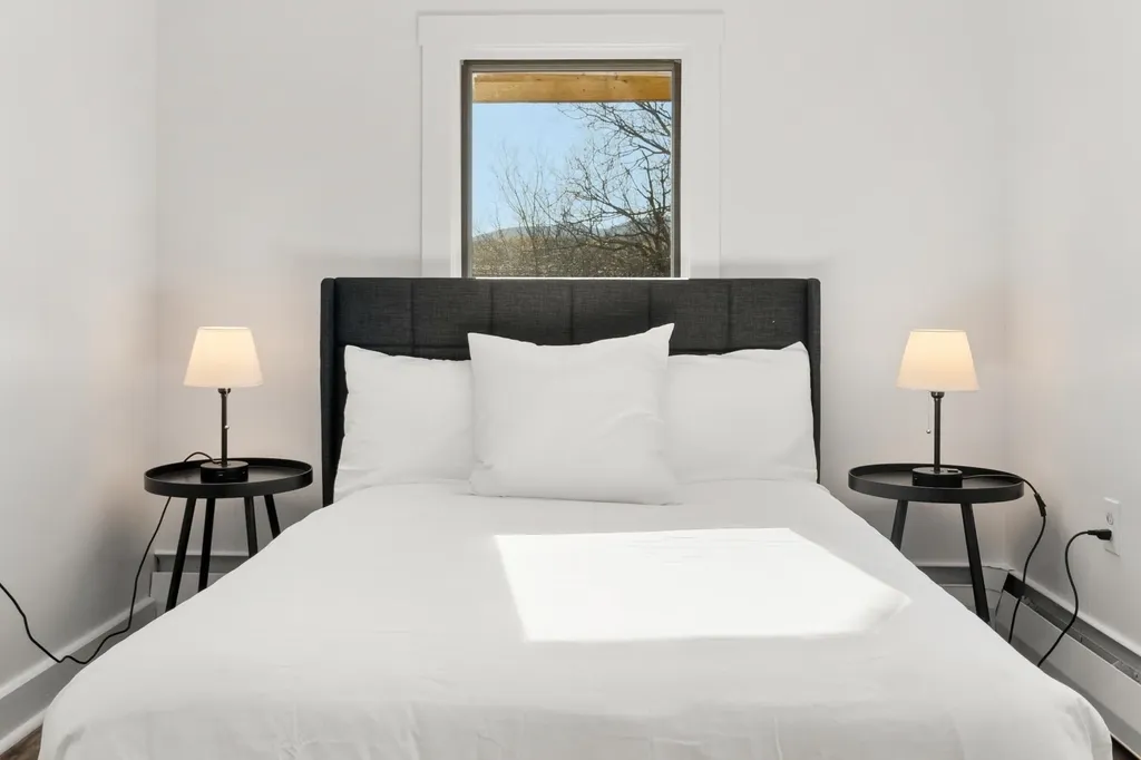 5 Tannery Road Dover VT 05356