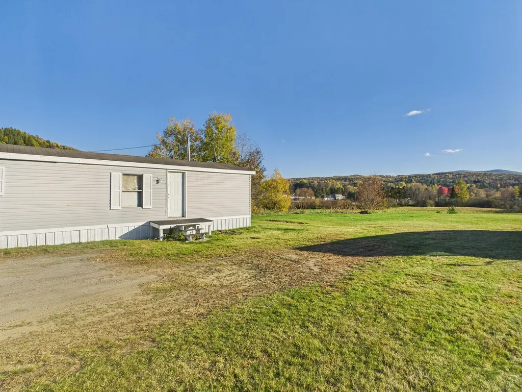 54 Edwards Street Colebrook NH 03576
