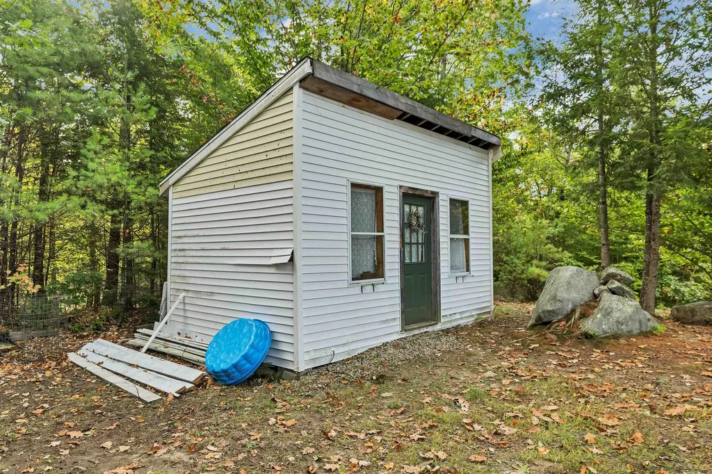 51 Federal Corner Road Tuftonboro NH 03816