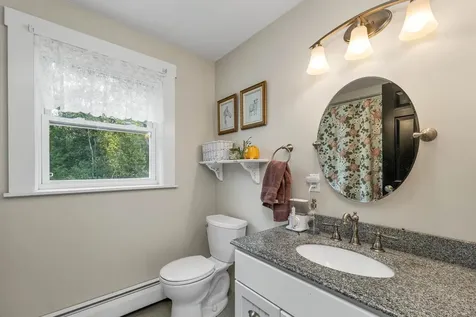 51 Federal Corner Road Tuftonboro NH 03816