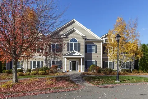 14 Carriage Way Manchester NH 03102