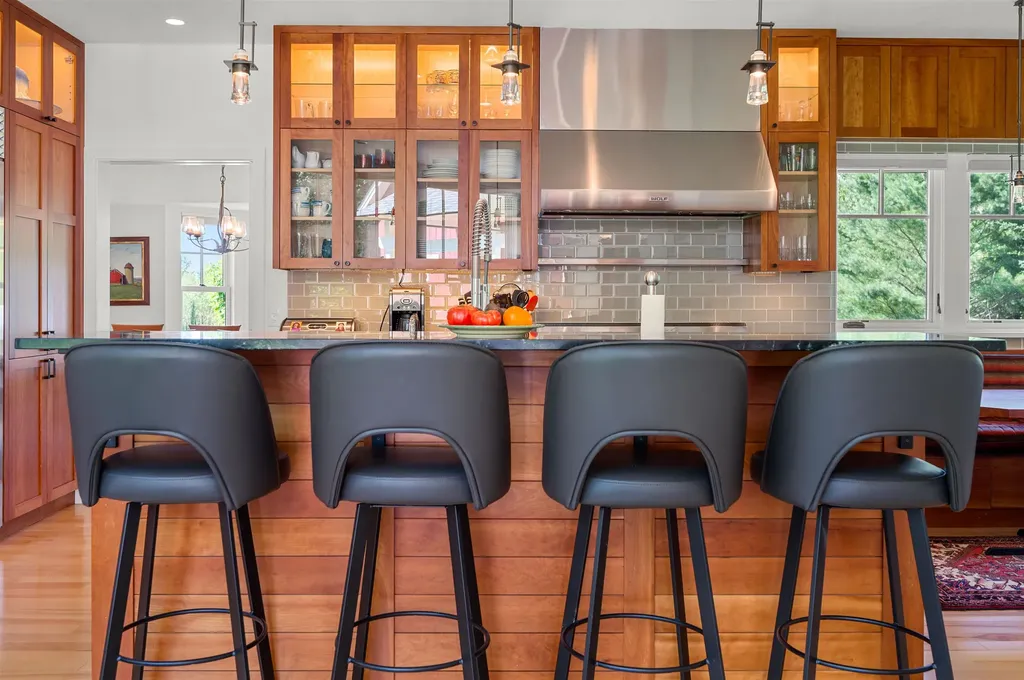 111 High Birches Road Waterbury VT 05676