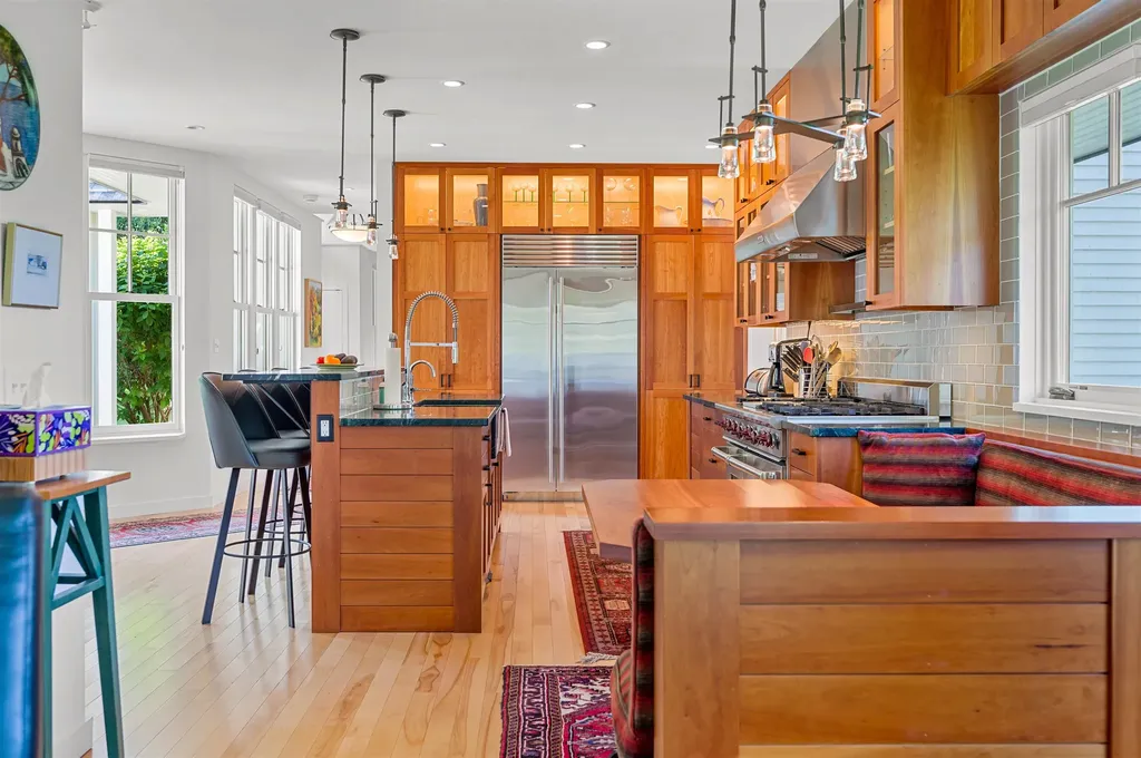 111 High Birches Road Waterbury VT 05676