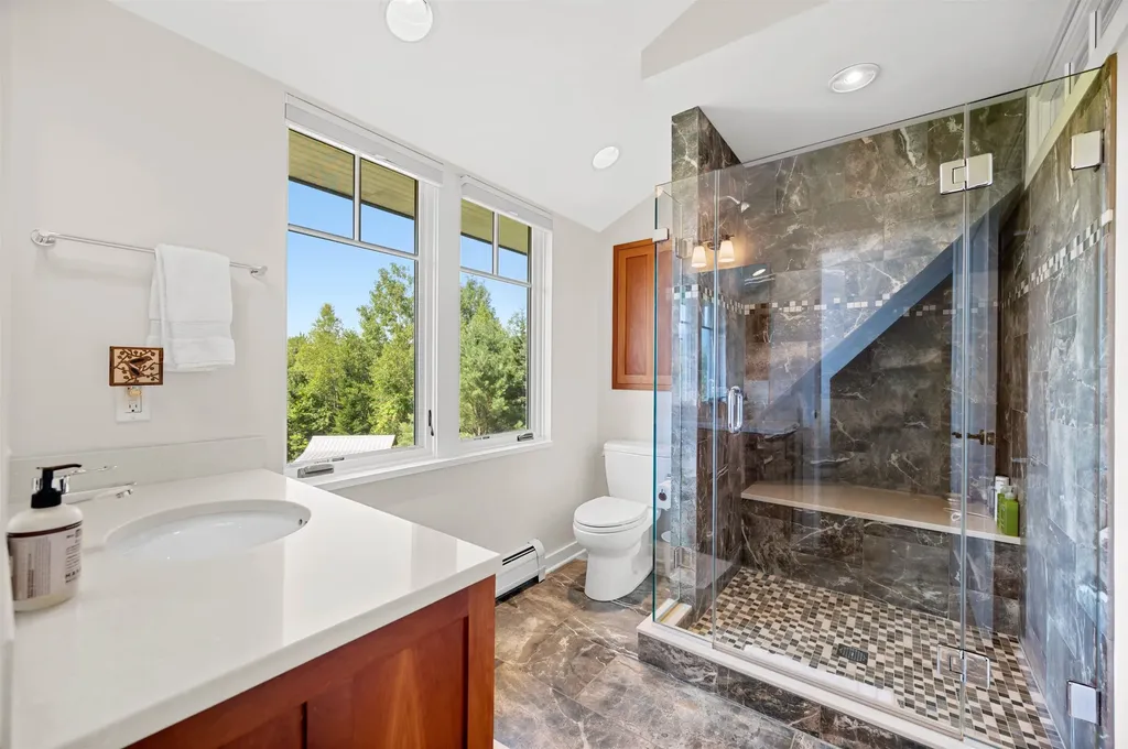 111 High Birches Road Waterbury VT 05676