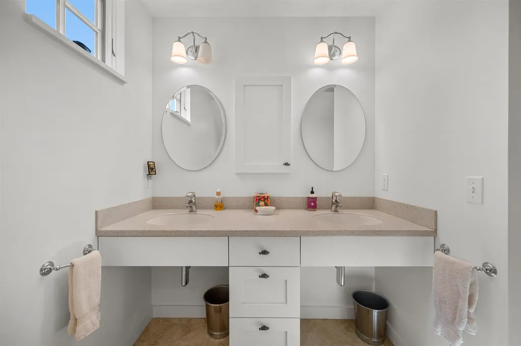 111 High Birches Road Waterbury VT 05676