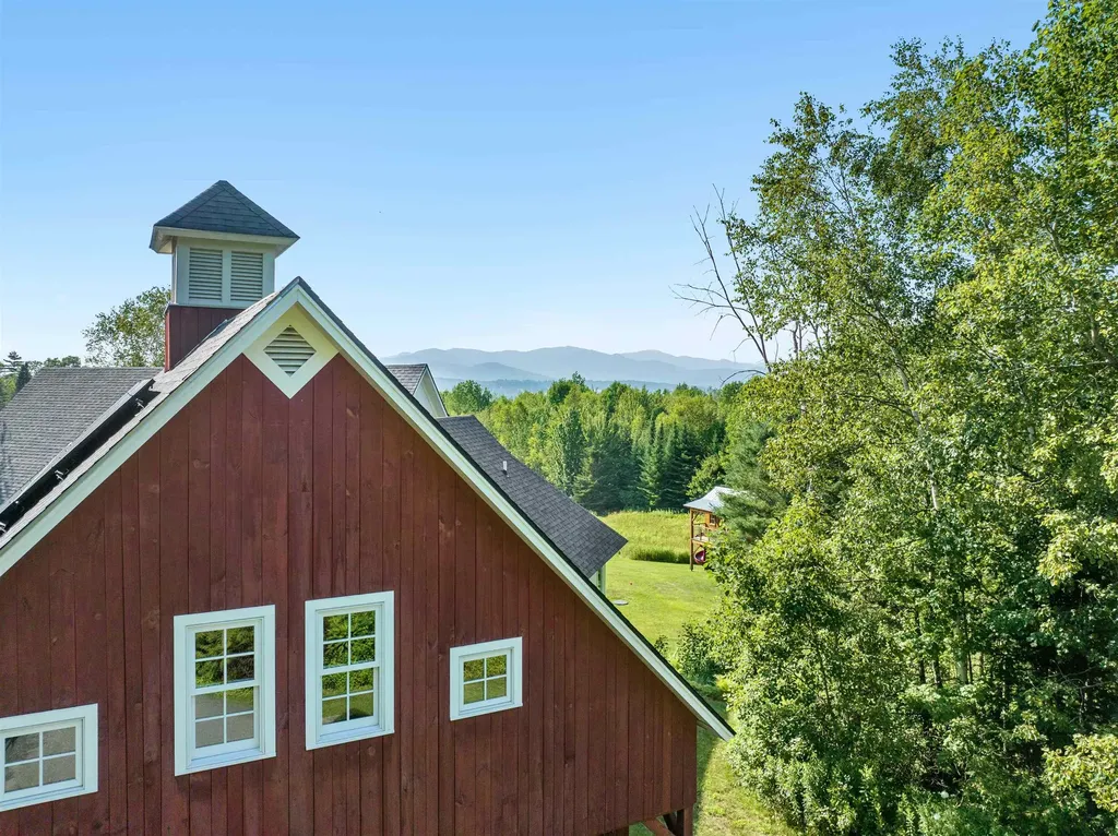 111 High Birches Road Waterbury VT 05676