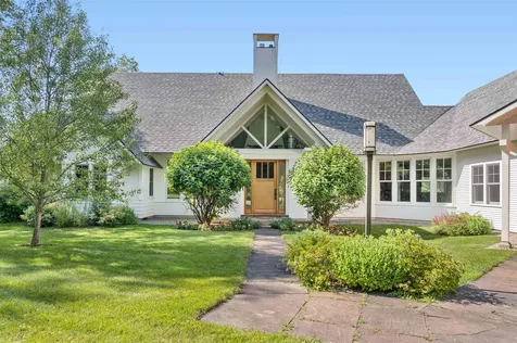 111 High Birches Road Waterbury VT 05676