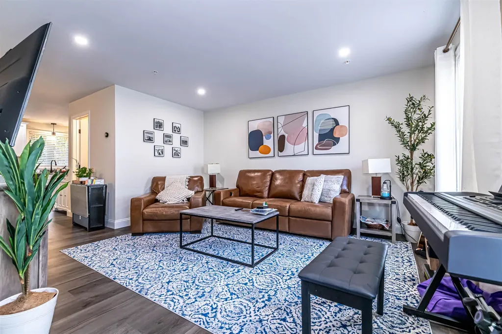 13 Sapphire Lane Nashua NH 03064