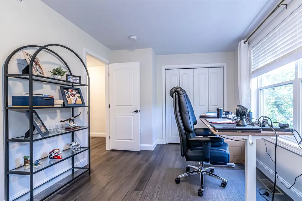 13 Sapphire Lane Nashua NH 03064