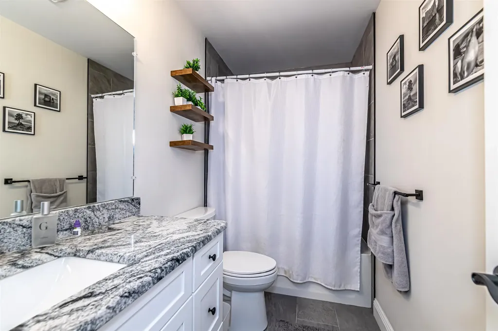 13 Sapphire Lane Nashua NH 03064