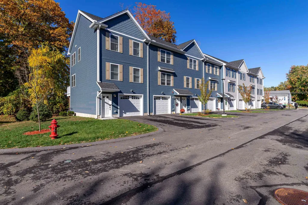 13 Sapphire Lane Nashua NH 03064