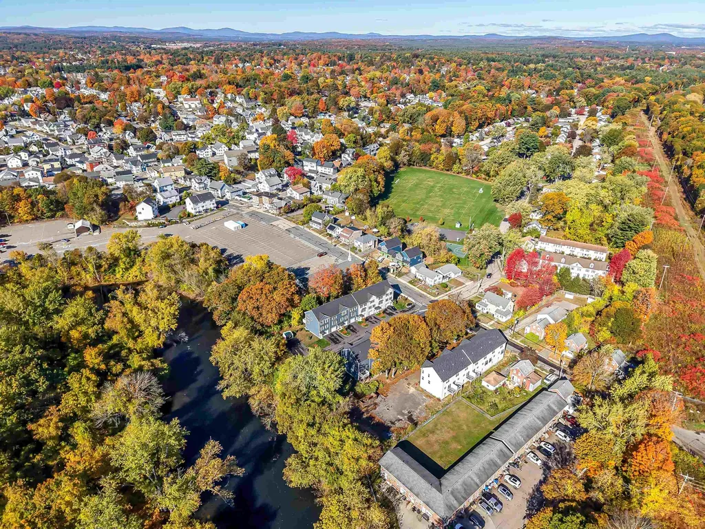 13 Sapphire Lane Nashua NH 03064