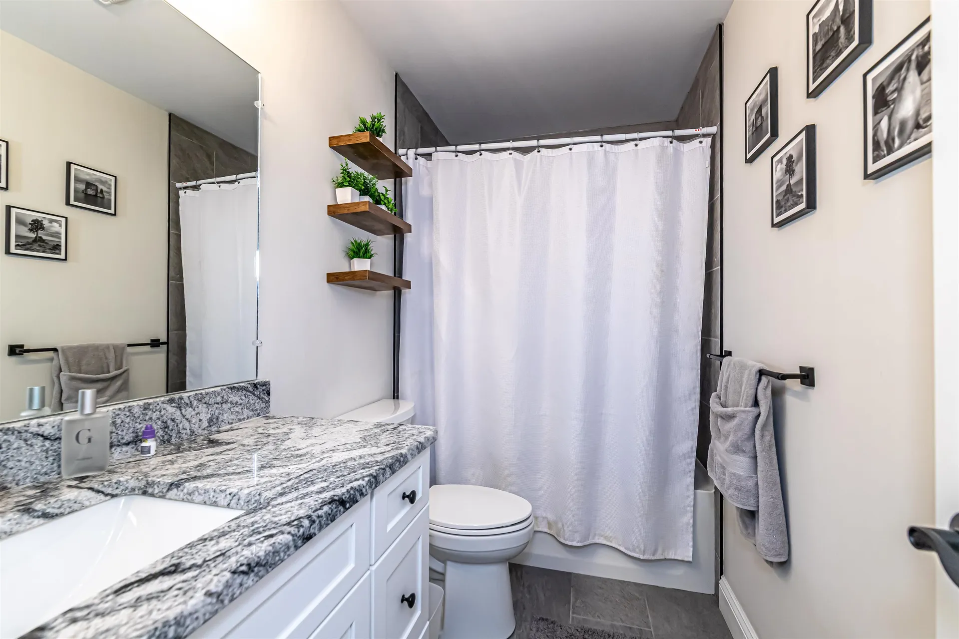 13 Sapphire Lane Nashua NH 03064