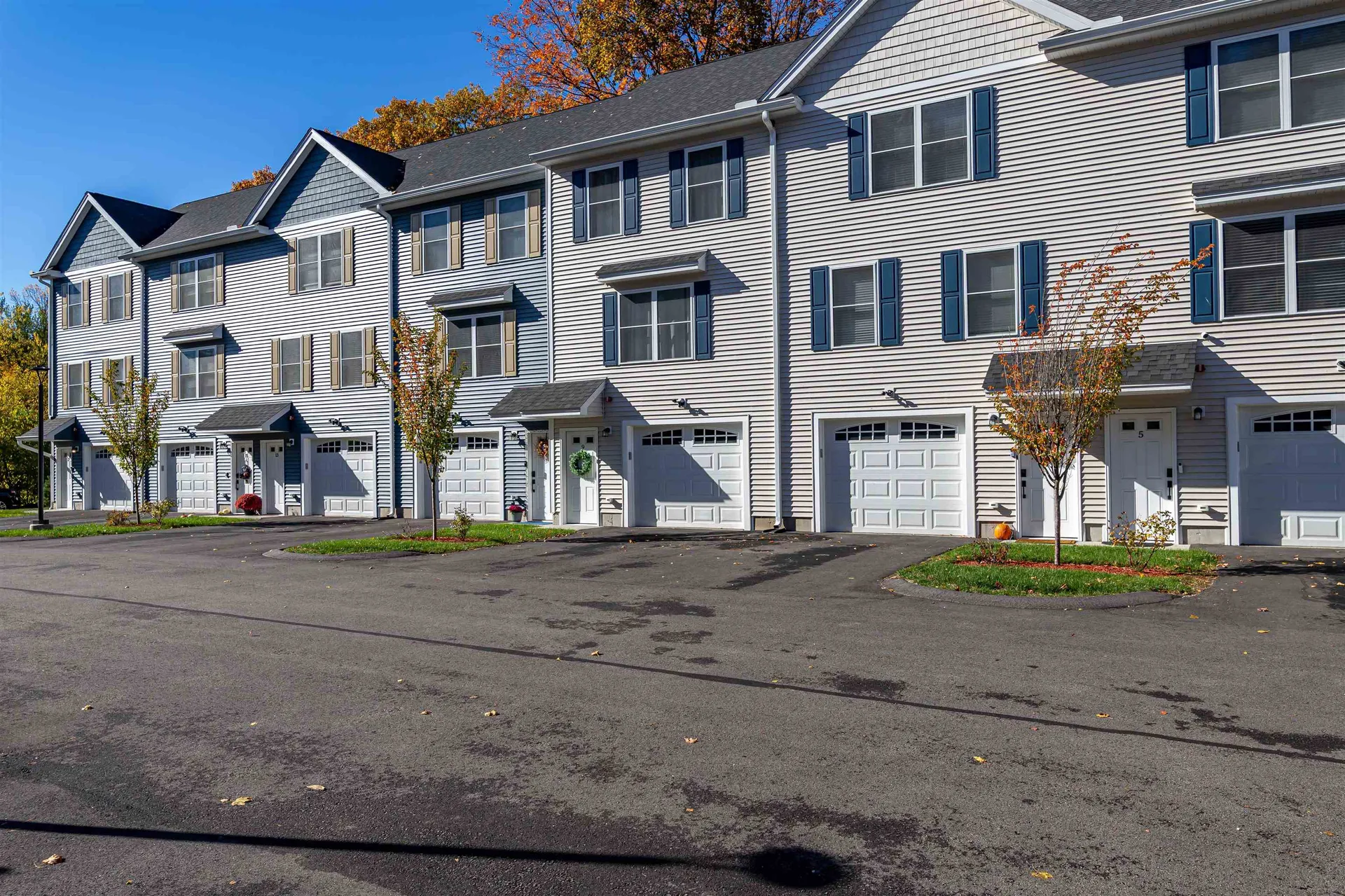 13 Sapphire Lane Nashua NH 03064