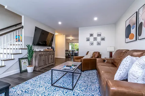 13 Sapphire Lane Nashua NH 03064