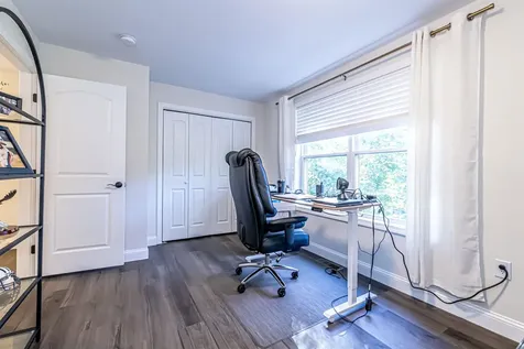 13 Sapphire Lane Nashua NH 03064