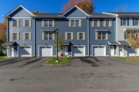 13 Sapphire Lane Nashua NH 03064
