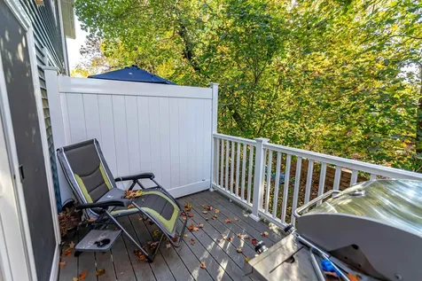 13 Sapphire Lane Nashua NH 03064