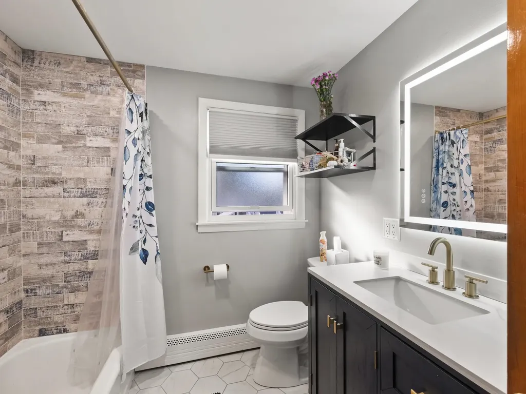 146 Woodbine Avenue Manchester NH 03109