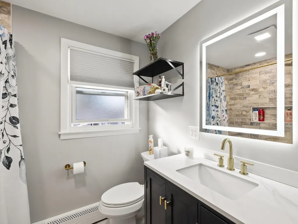 146 Woodbine Avenue Manchester NH 03109