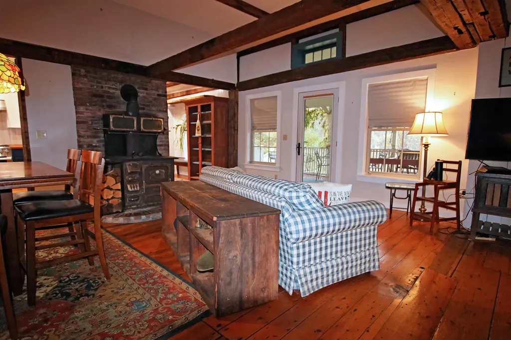 2866 Center Road Hyde Park VT 05655