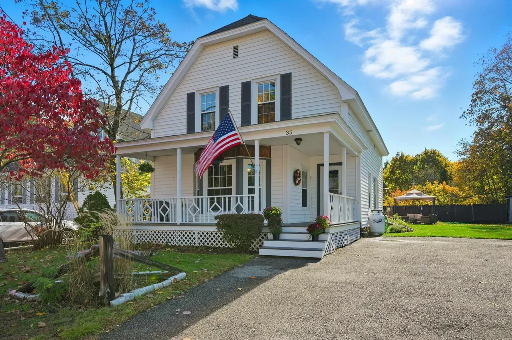 35 Epping Street Raymond NH 03077