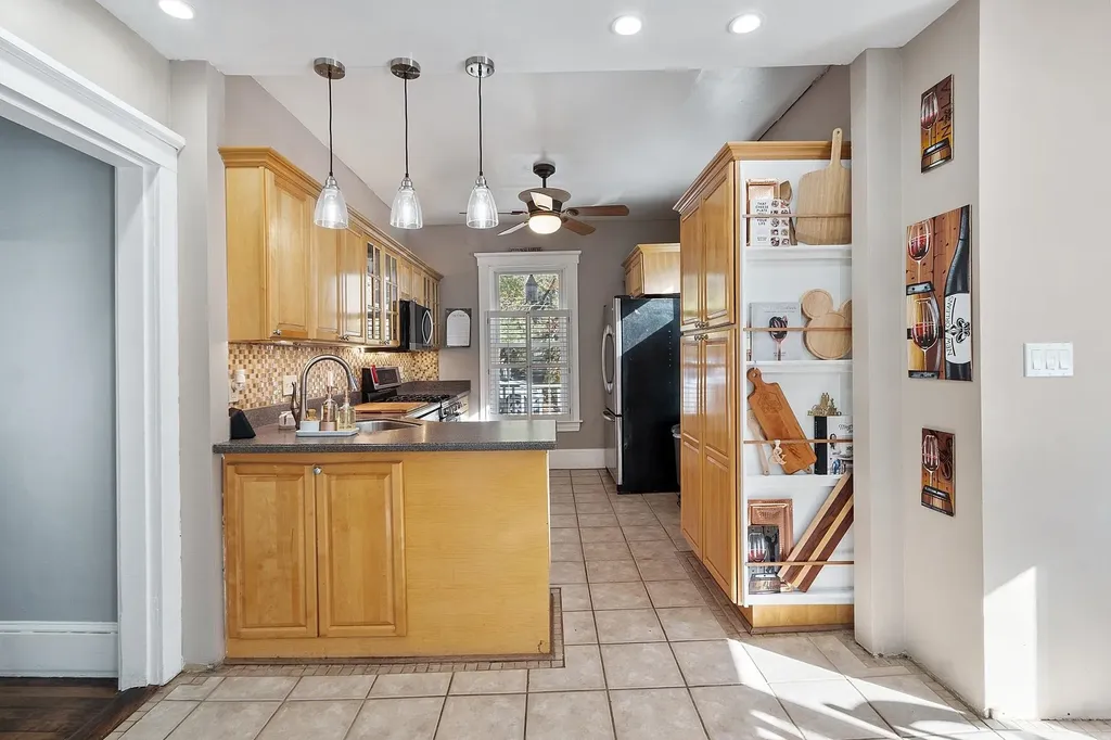 4 Cedar Street Derry NH 03038