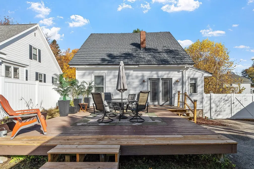 4 Cedar Street Derry NH 03038