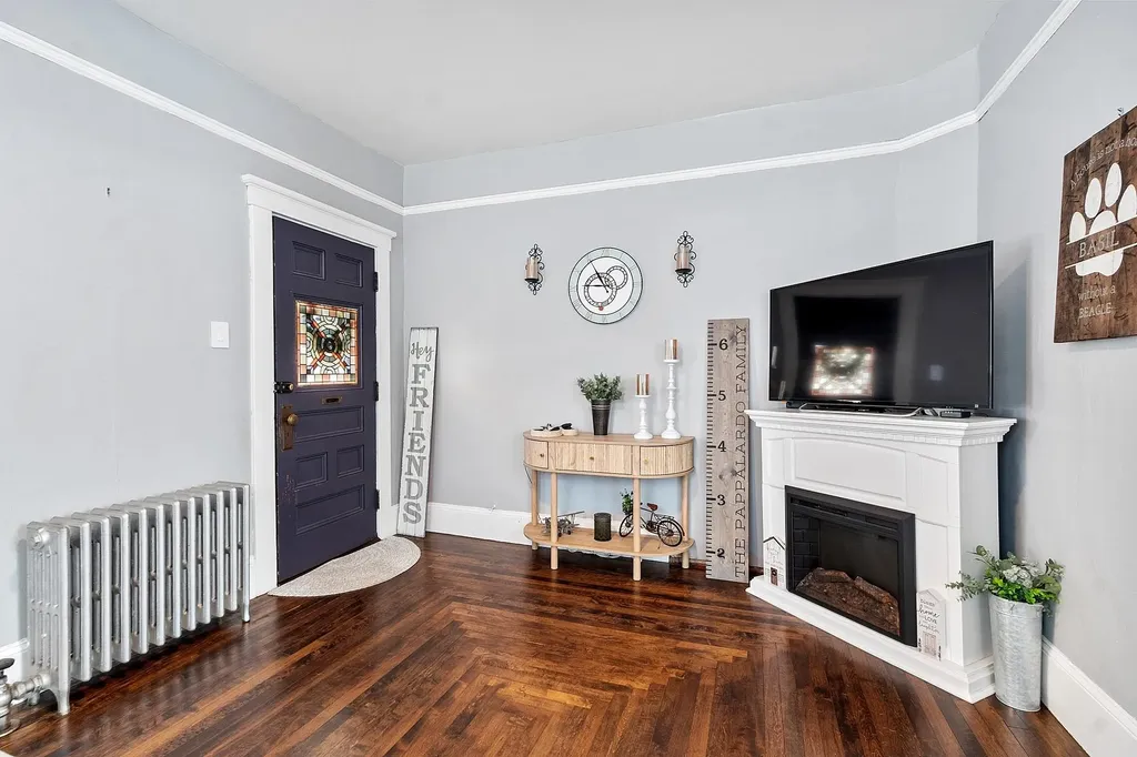 4 Cedar Street Derry NH 03038