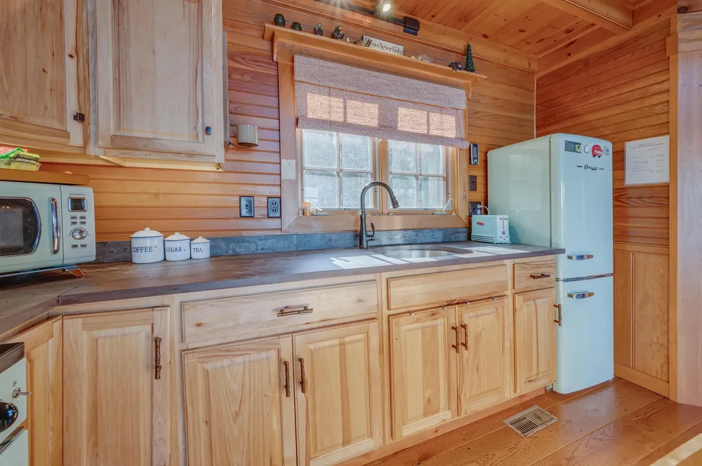 610 Stoney Brook Road Springfield NH 03284