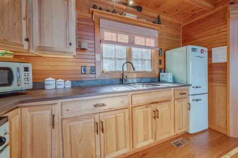 610 Stoney Brook Road Springfield NH 03284