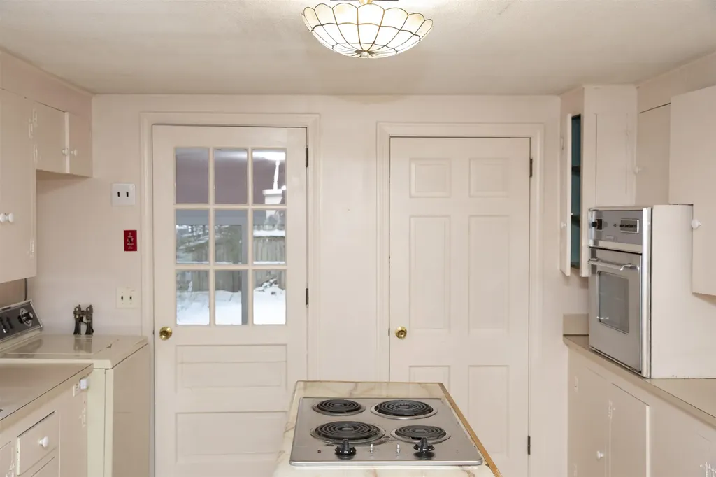 311 Old Street Road Peterborough NH 03458