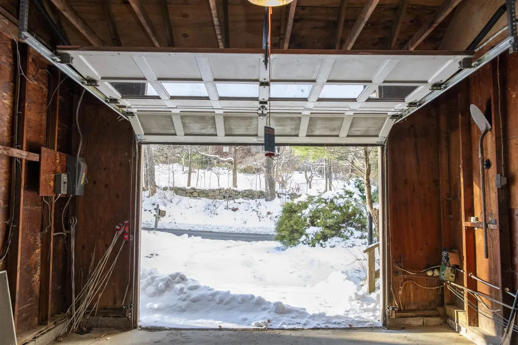 311 Old Street Road Peterborough NH 03458