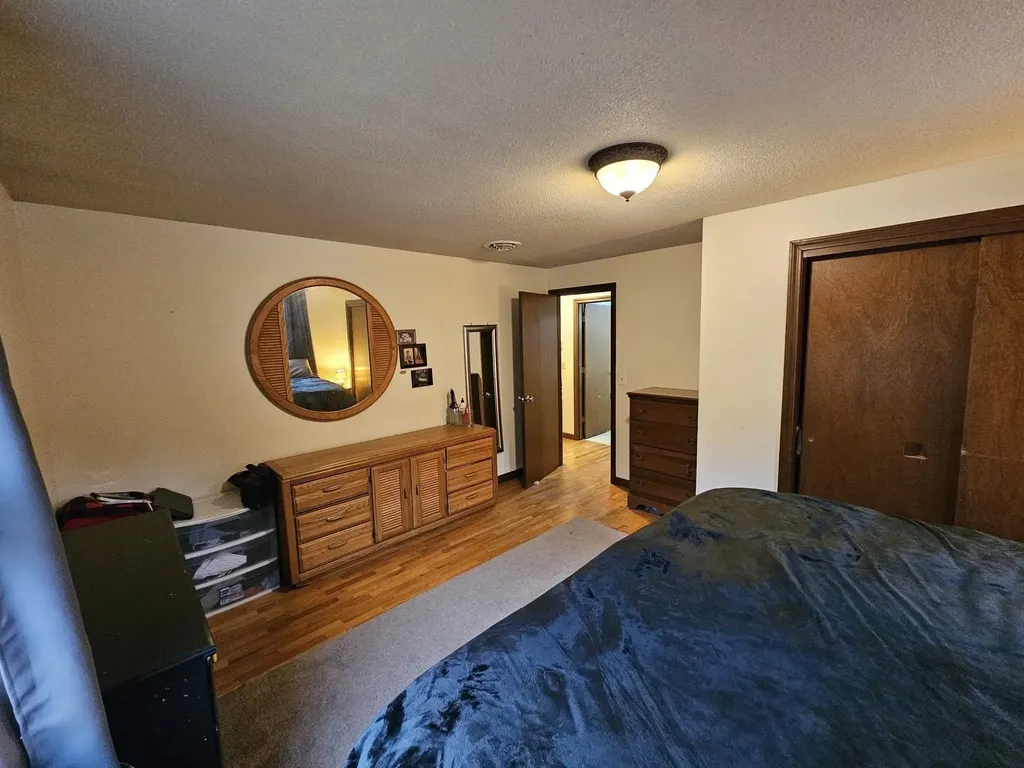 7 Hickory Street Hudson NH 03051