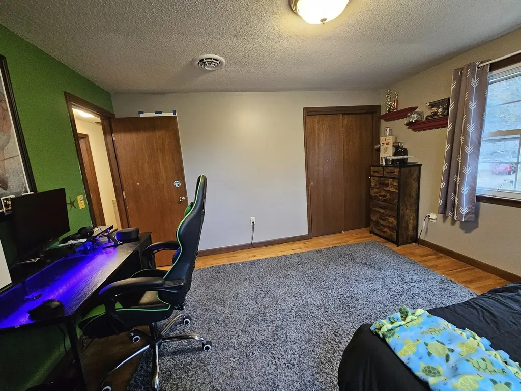 7 Hickory Street Hudson NH 03051