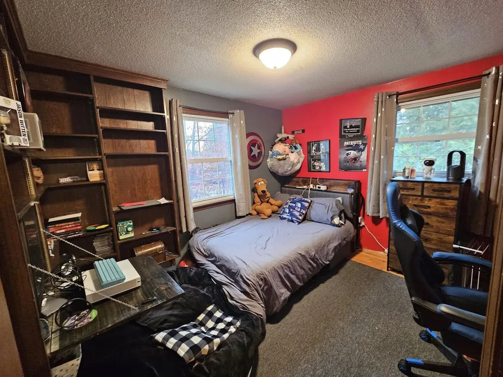 7 Hickory Street Hudson NH 03051