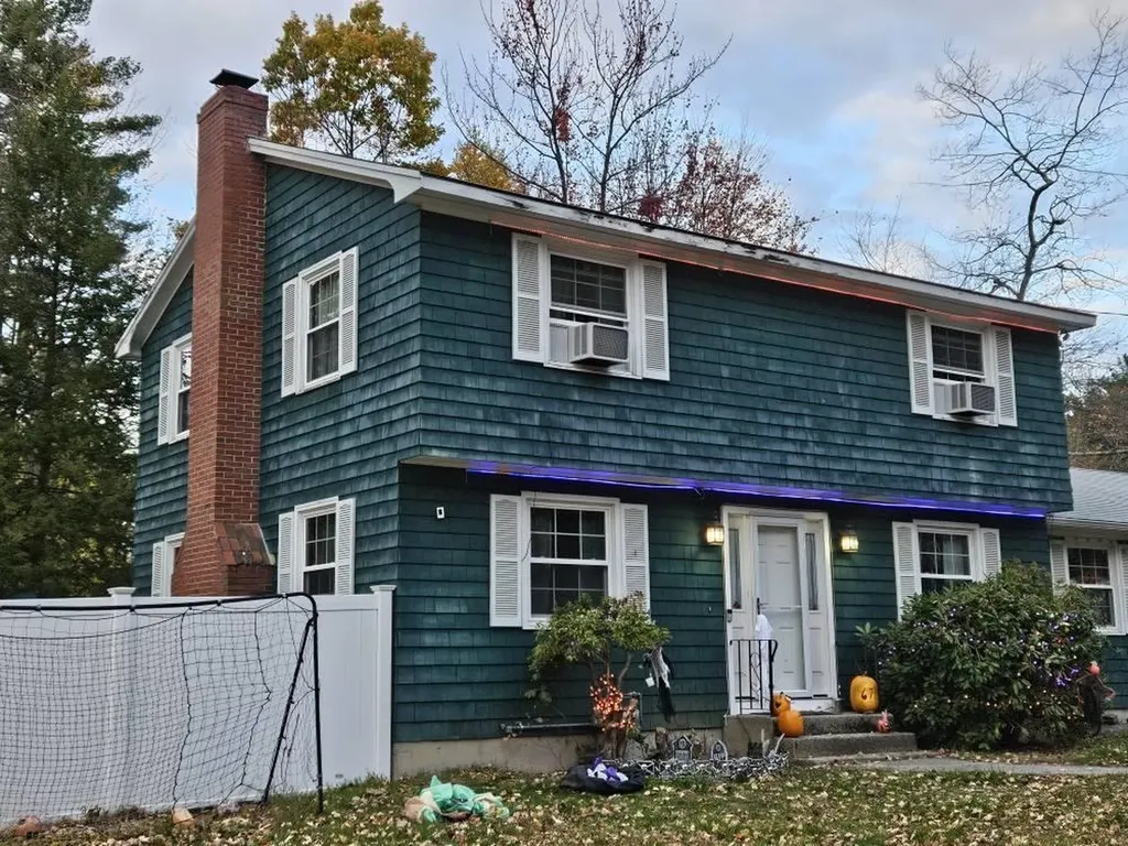 7 Hickory Street Hudson NH 03051