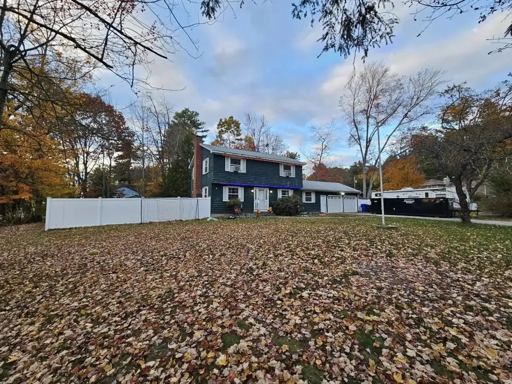 7 Hickory Street Hudson NH 03051