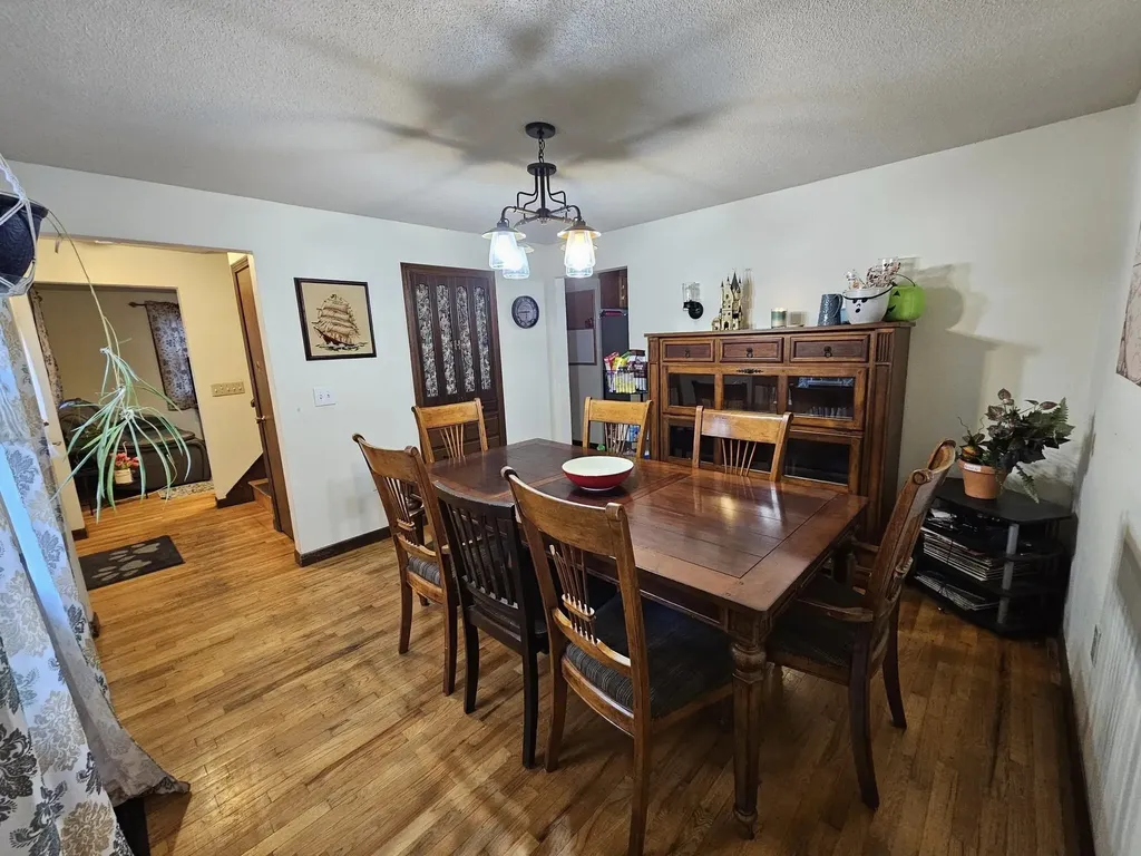 7 Hickory Street Hudson NH 03051