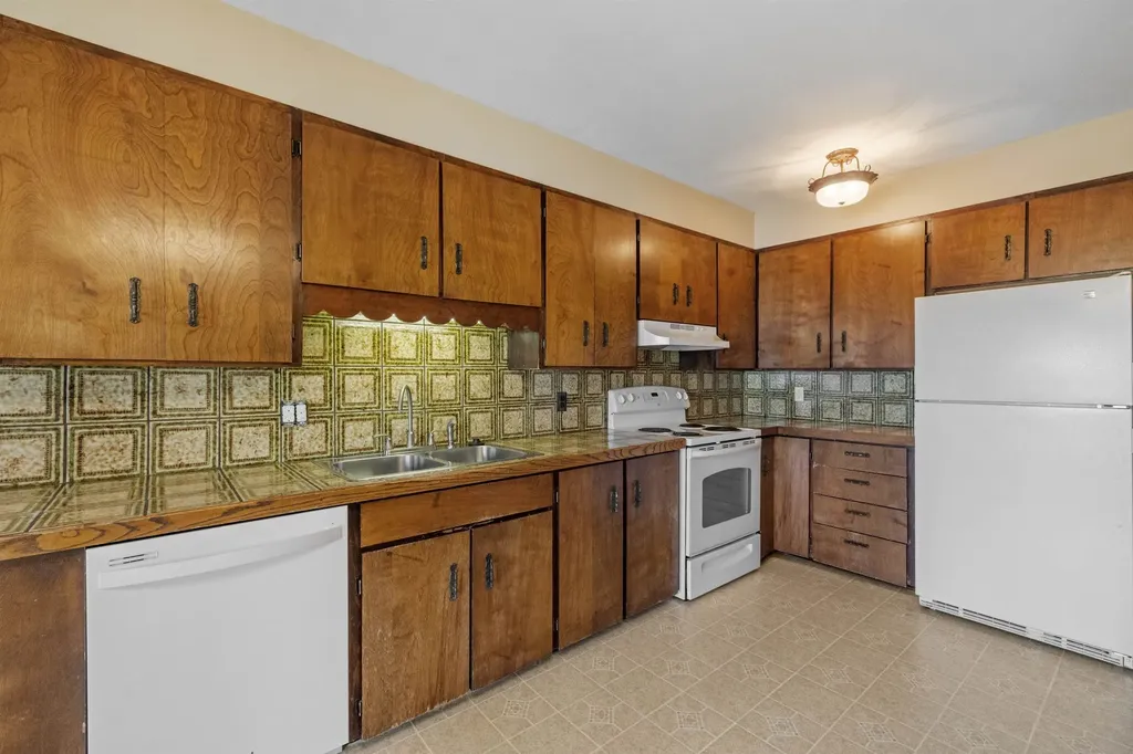 79 Putnam Street Manchester NH 03102