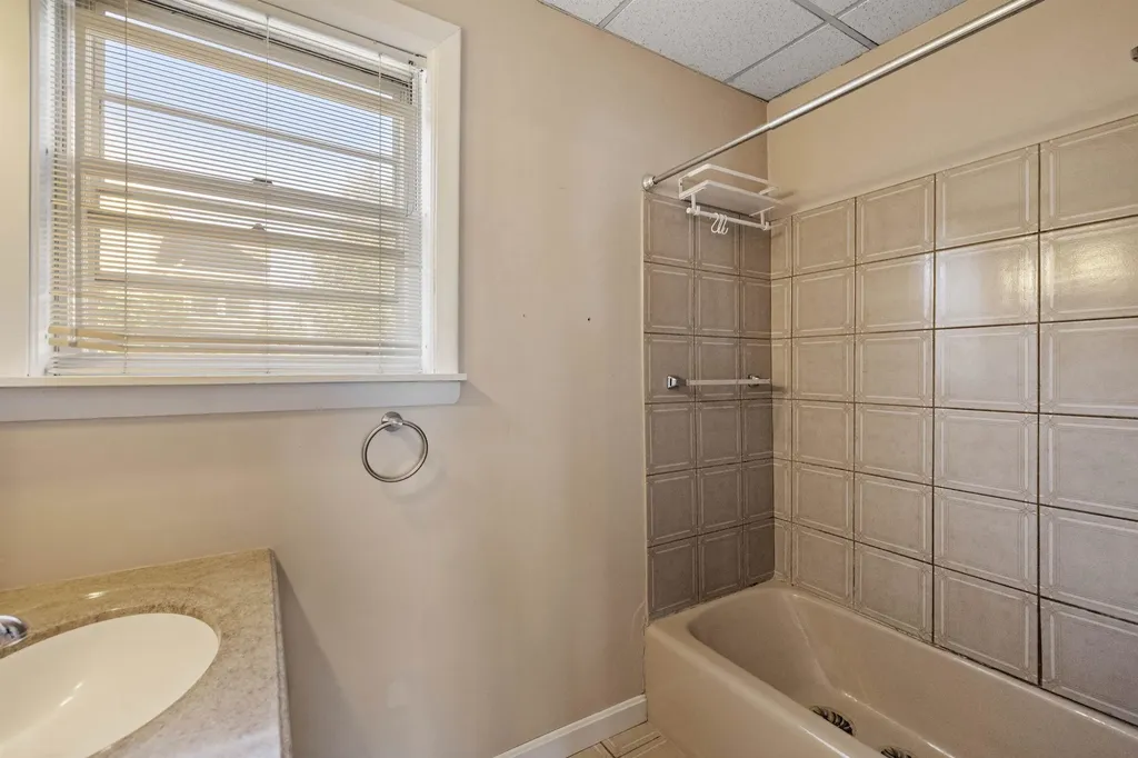 79 Putnam Street Manchester NH 03102