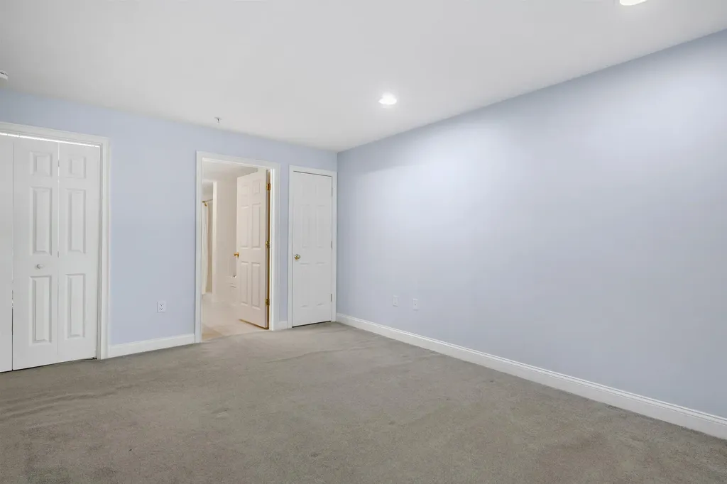 5 Sterling Hill Lane Exeter NH 03833