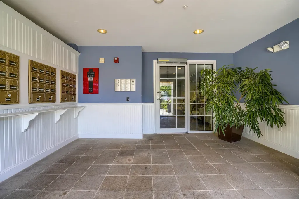 5 Sterling Hill Lane Exeter NH 03833