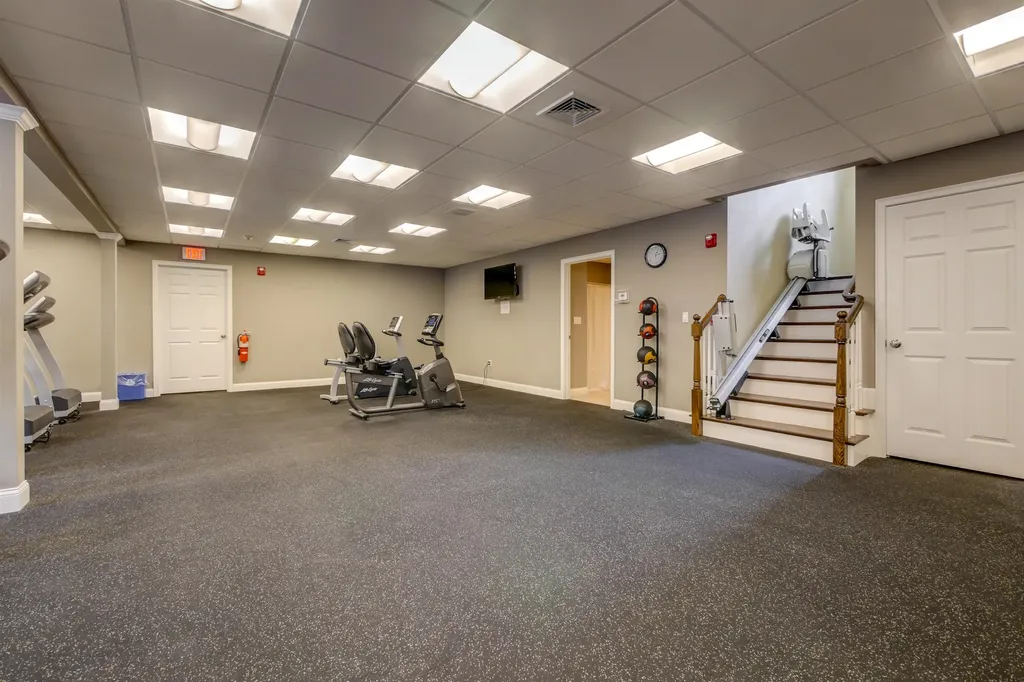 5 Sterling Hill Lane Exeter NH 03833