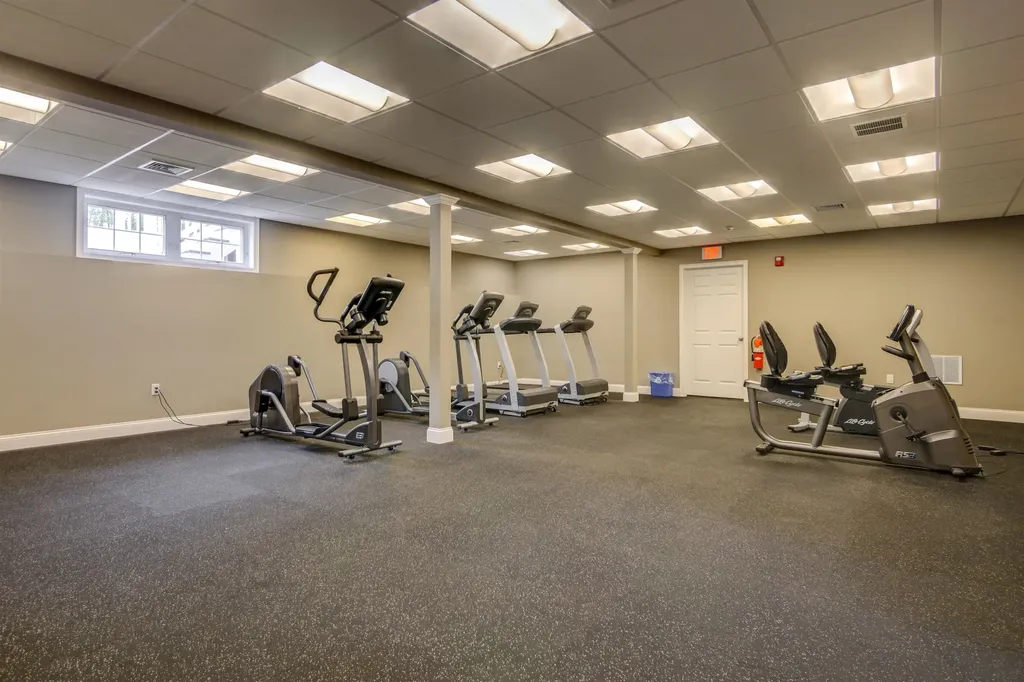 5 Sterling Hill Lane Exeter NH 03833