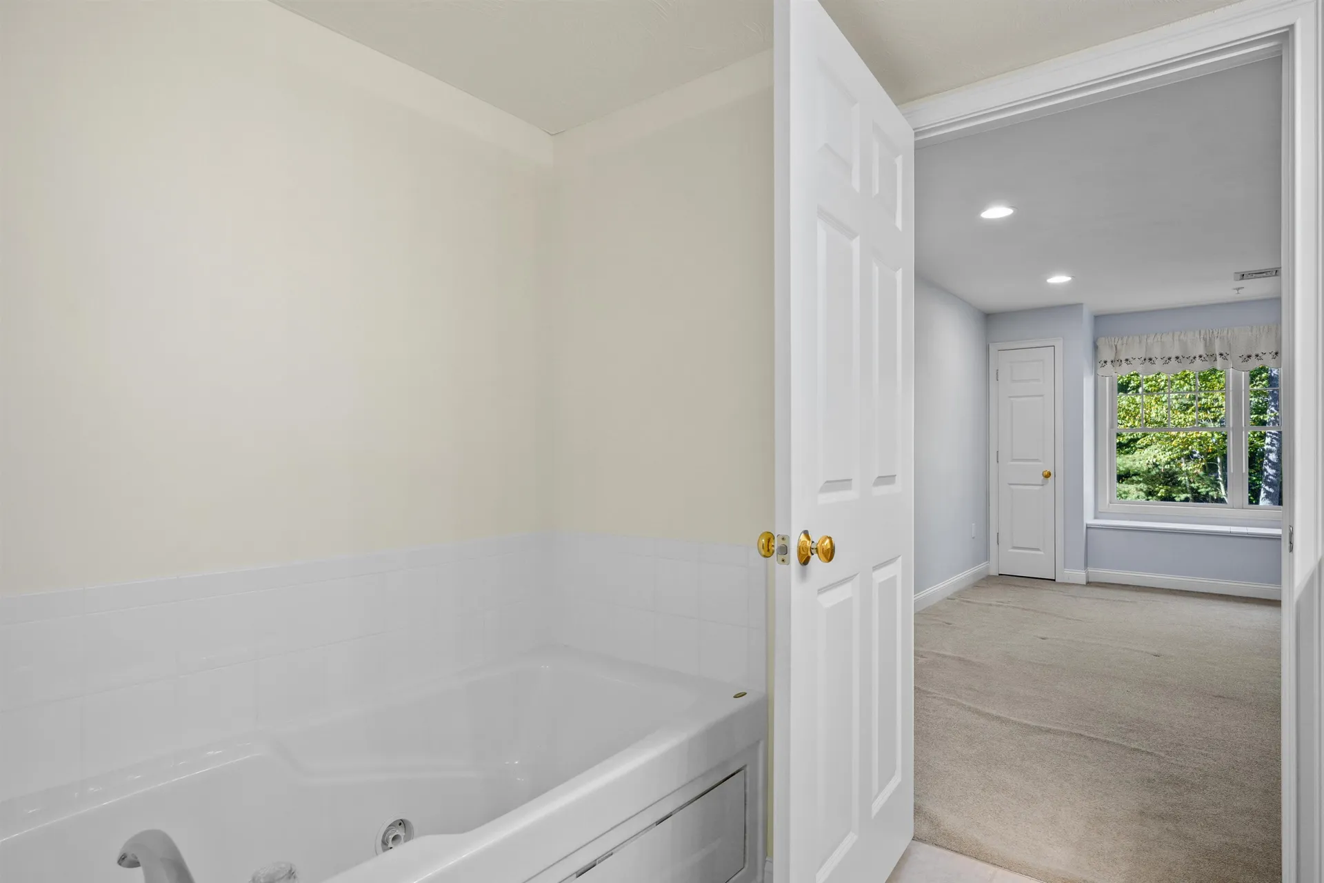 5 Sterling Hill Lane Exeter NH 03833