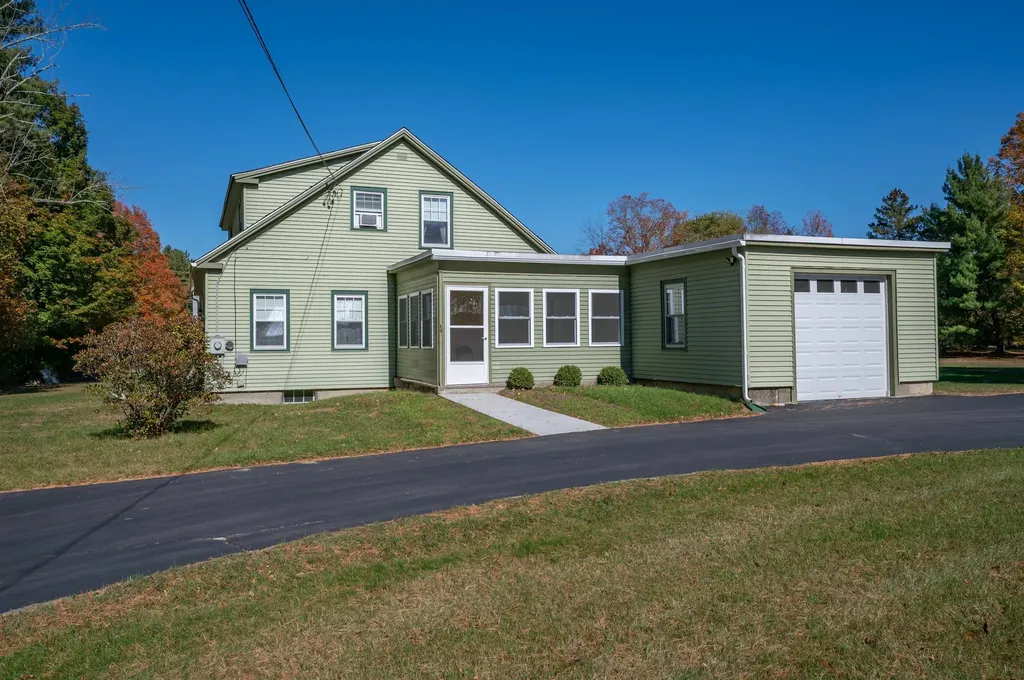 12 Pound Road Hollis NH 03049