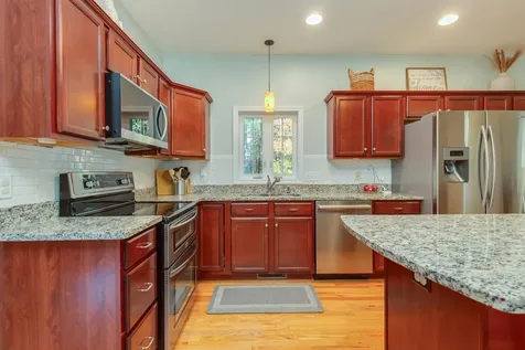 34 Frontier Drive Pelham NH 03076