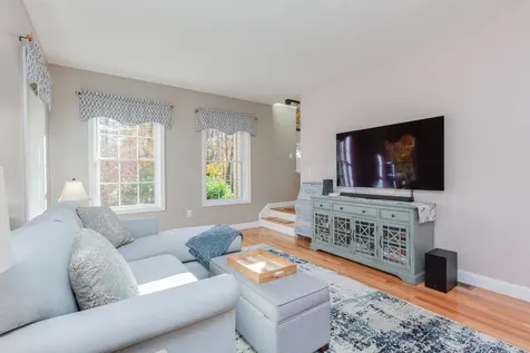 34 Frontier Drive Pelham NH 03076