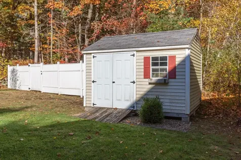 34 Frontier Drive Pelham NH 03076